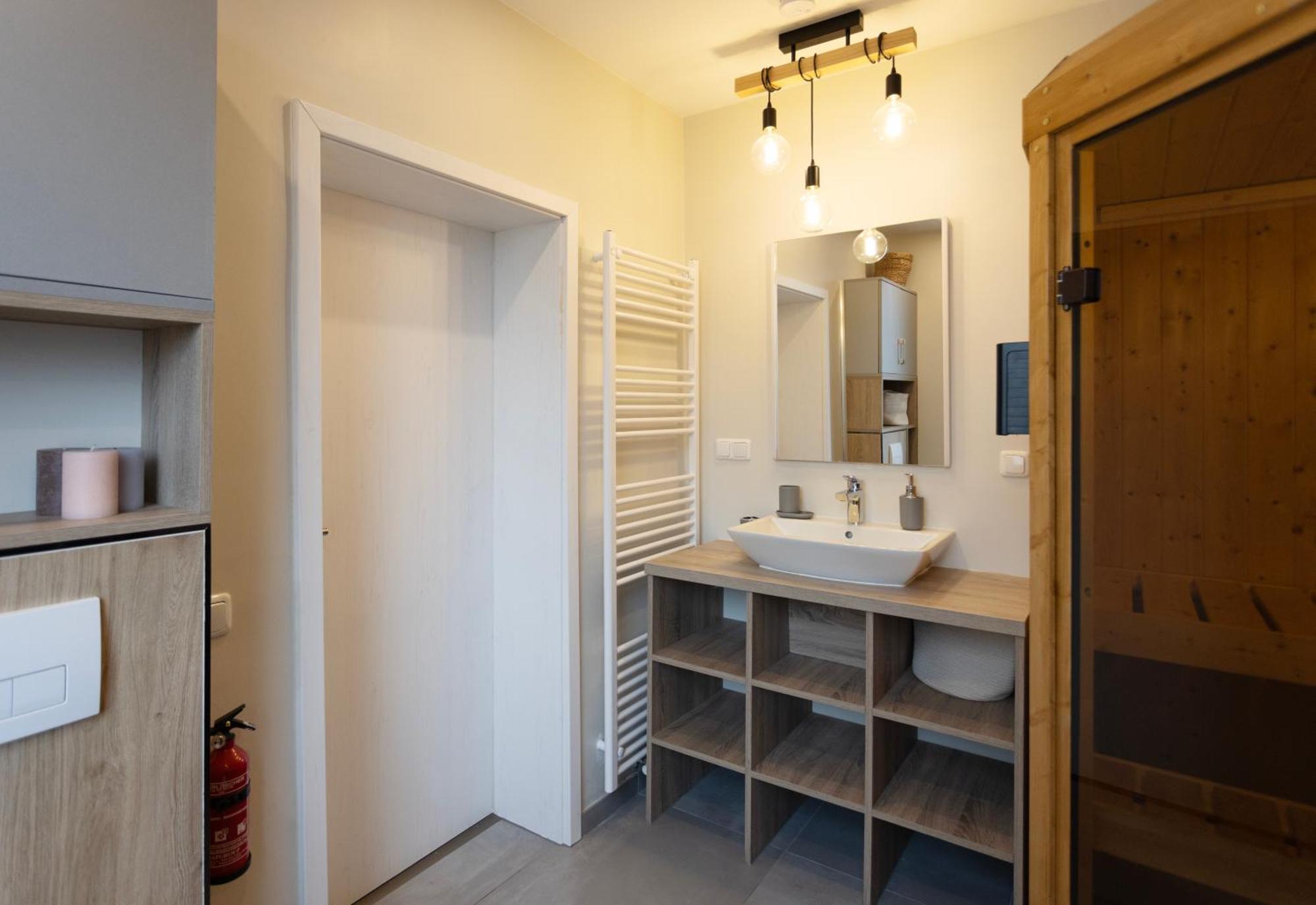 Huge Apartment With Sauna And Free Parking 뒤스부르크 외부 사진
